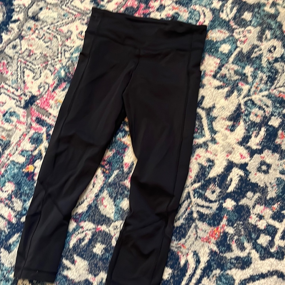 Lululemon crops with pockets size 6